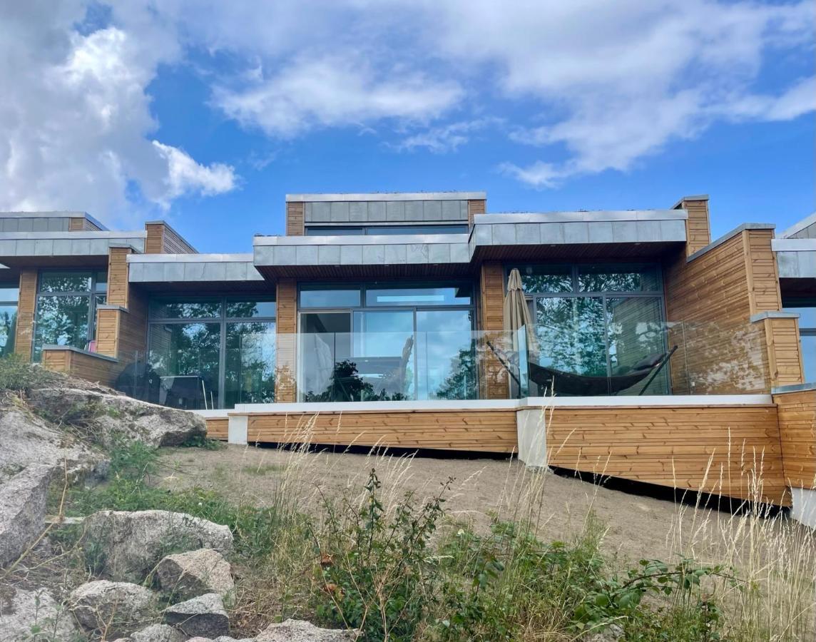 Nybygget Hus I Svaneke Taet Pa Klipper, Skov Og Hav Exteriör bild