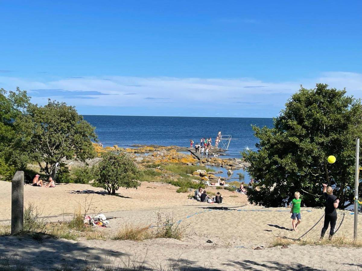 Nybygget Hus I Svaneke Taet Pa Klipper, Skov Og Hav Exteriör bild